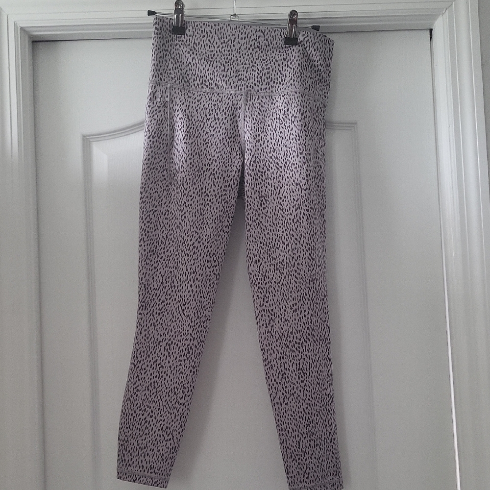 Athleta Salutations Stash Pocket II Printed 7/8 Tights  S EUC